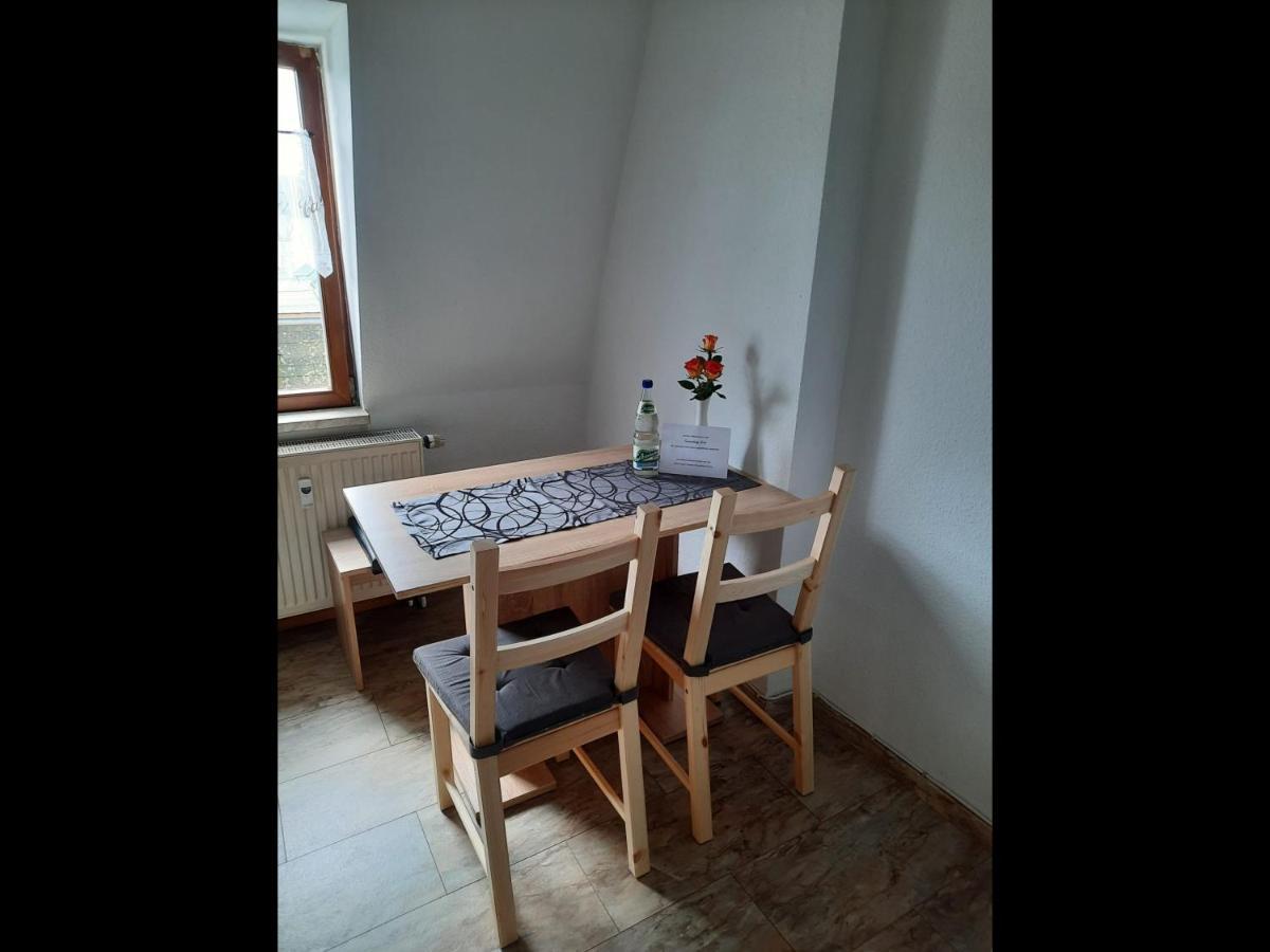 Neu! Geschmackvolle Fewo Lengenfeld Lengenfeld  Buitenkant foto
